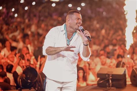 Amr Diab's Istanbul Concert: A Night of Love, Music, and Unexpected Chaos!